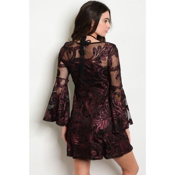 Dresses & Skirts - 🆕Wine & black lace dress w/ bell sleeves